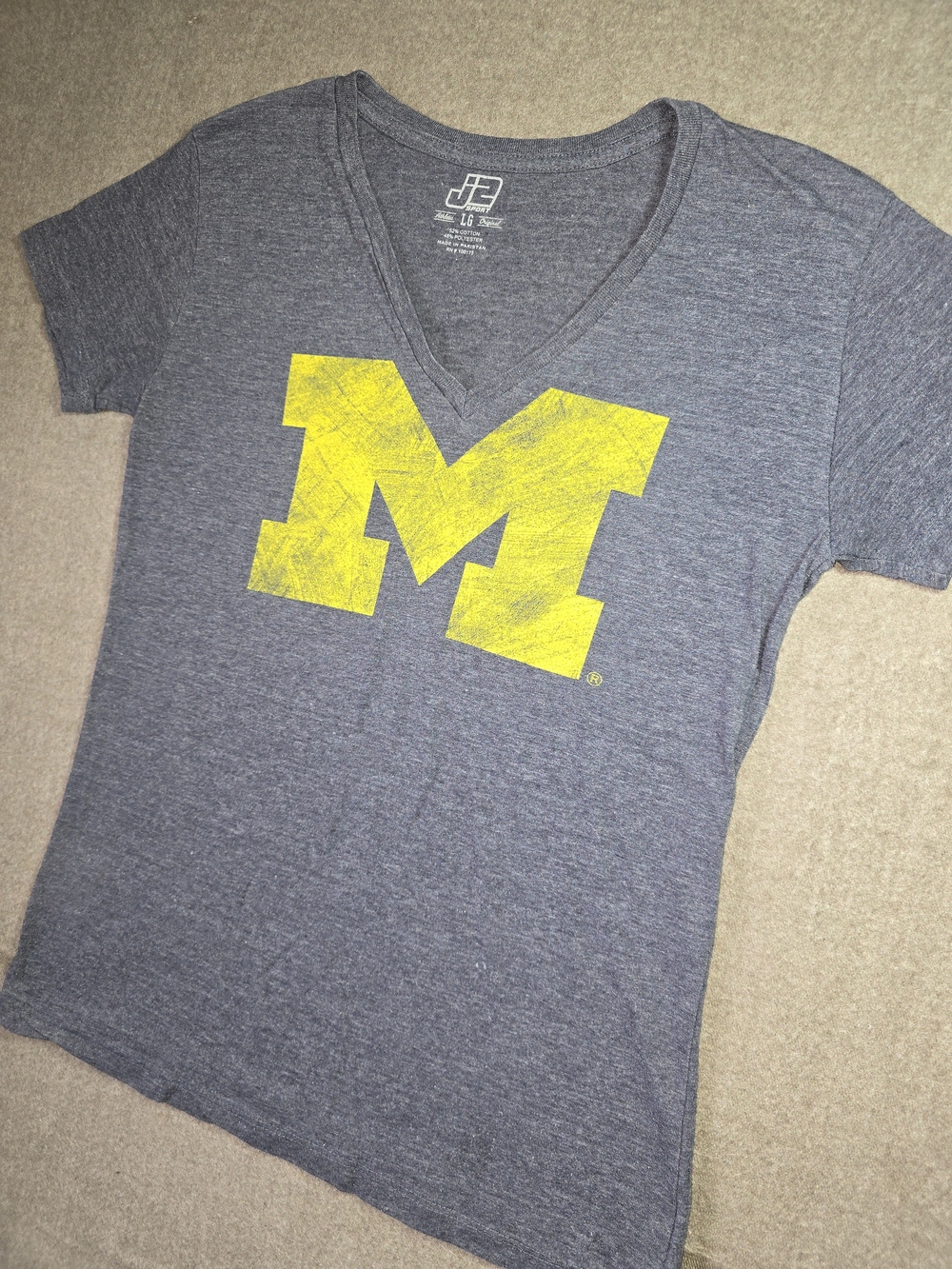 J2 Michigan Fan Navy V-Neck Tee Brushstroke Logo Cotton Blend Womens Large